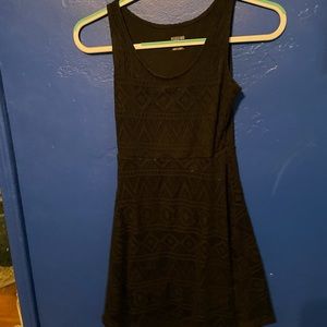 Black sleeveless dress
